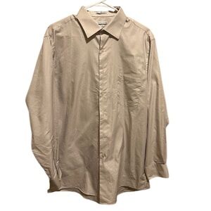 Van Heusen Men’s Dress Shirt. Size 16, 32/33.  Regular Fit.